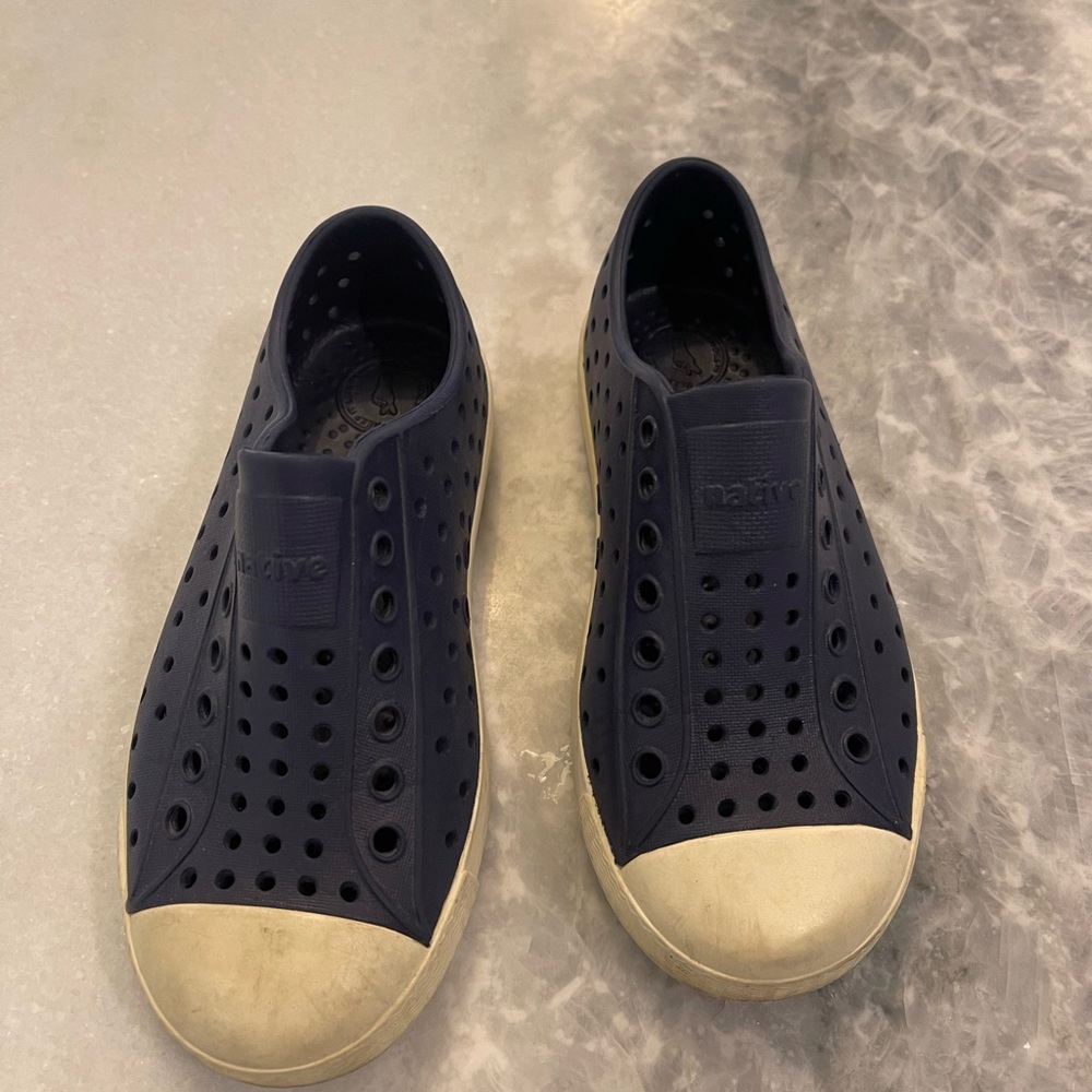 Size 11 Natives